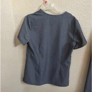 Figs women’s scrub top XS gray. Only worn once too small for me.
